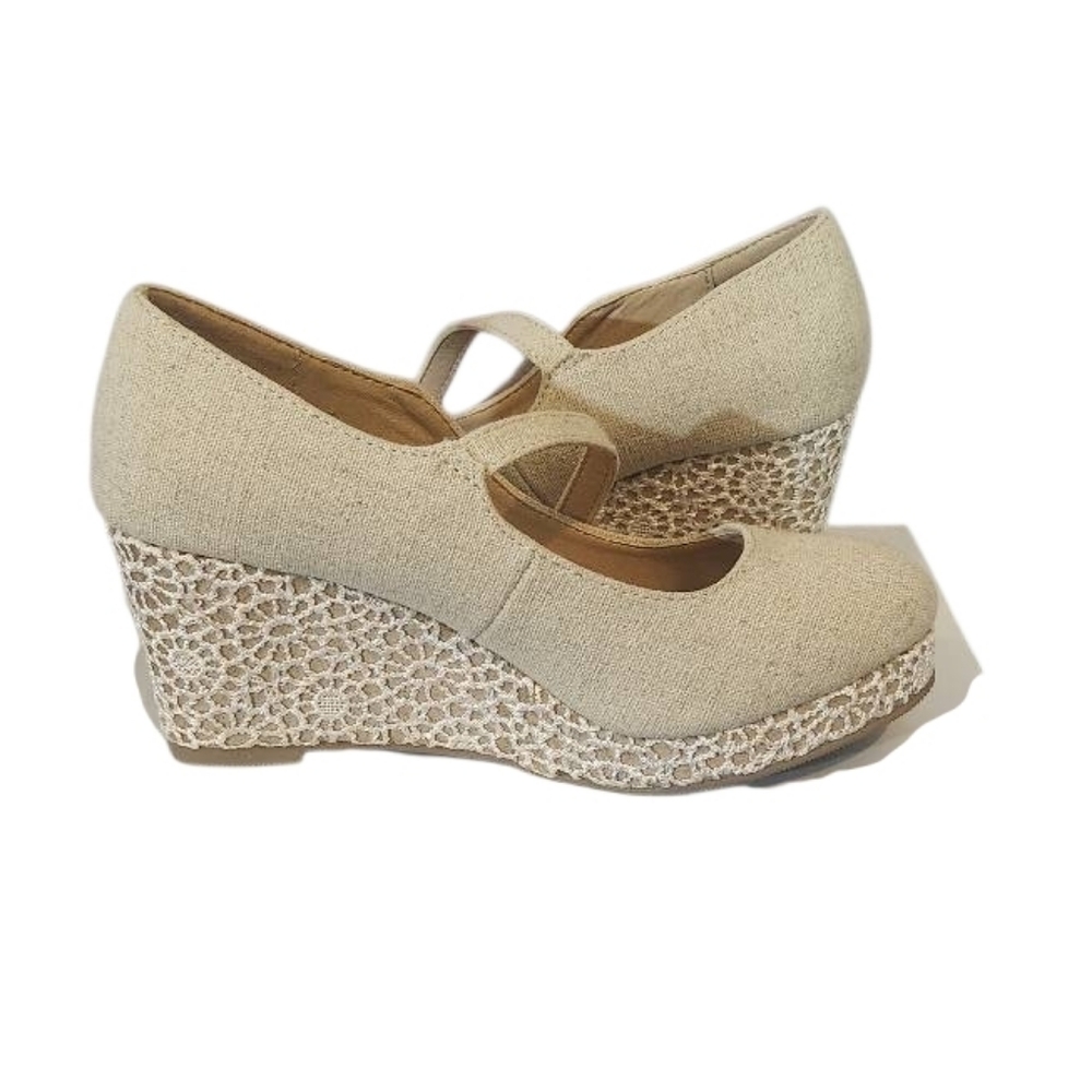 Soda Lace Heel Cream Wedge Shoes Size 4M